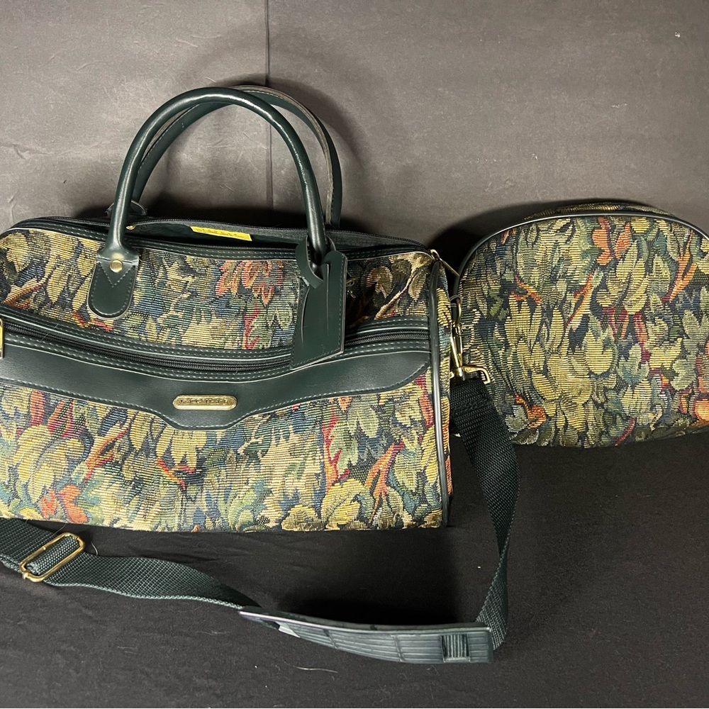 Stylish Tapestry Duffel Bag Set